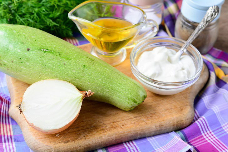 Zucchini in Fözelek sour cream - a traditional Hungarian dish