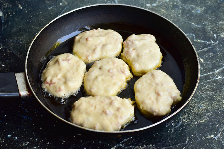 Lazy meat pies - a quick and satisfying recipe