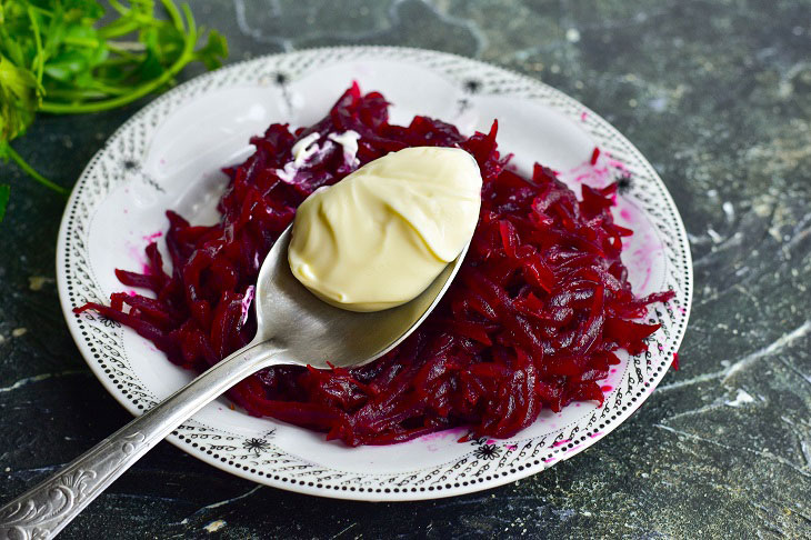 Beetroot balls with nuts - a bright and beautiful snack for any occasion