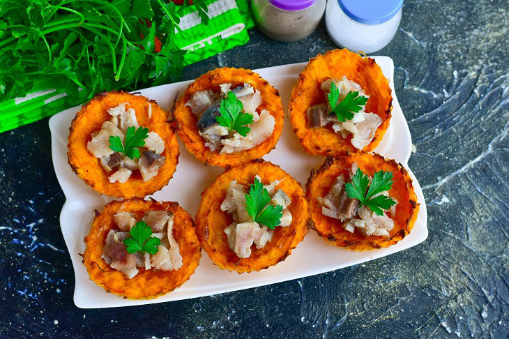 Snack carrot baskets - a bright and festive recipe