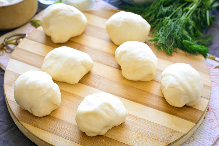 Kutaby with greens and cottage cheese - tender, soft and satisfying