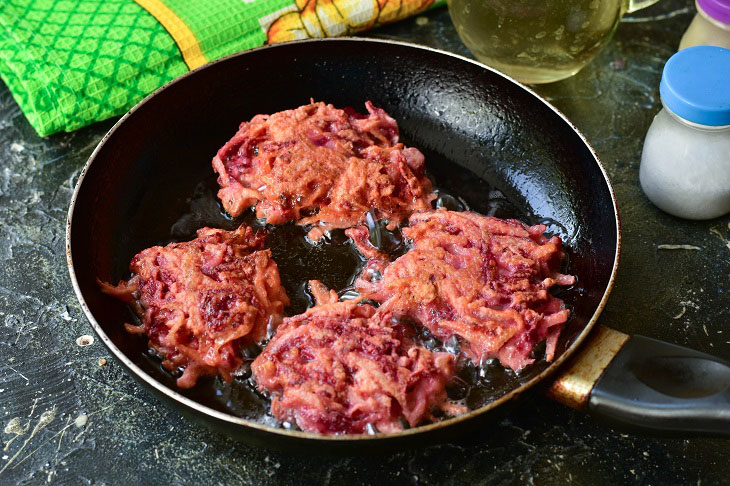 Beetroot and potato pancakes - an interesting vegetable snack