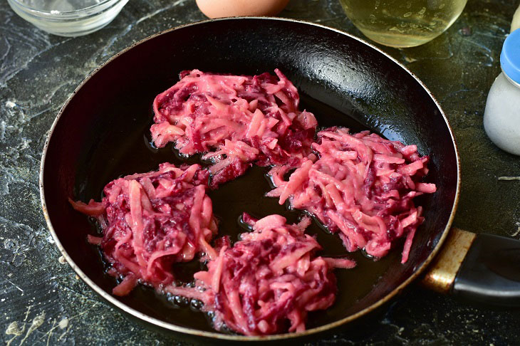 Beetroot and potato pancakes - an interesting vegetable snack