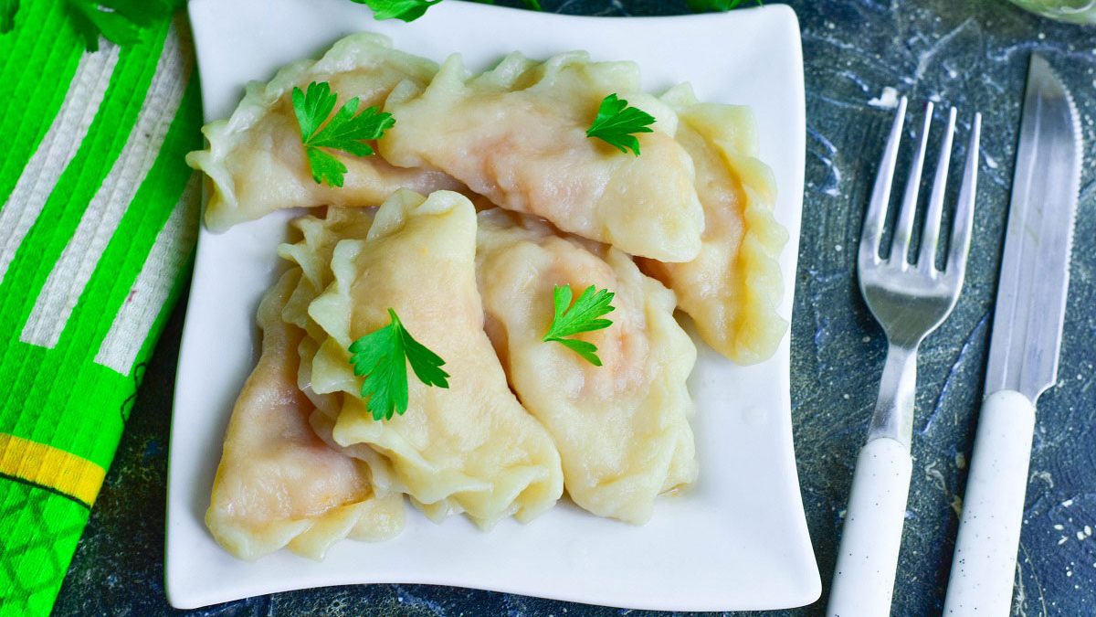 Vareniki with cabbage at home – tasty and satisfying