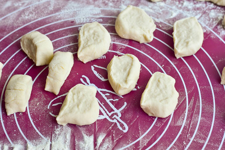 Vareniki with cabbage at home - tasty and satisfying