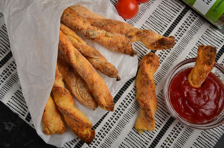 Potato sticks in the oven - crispy and fragrant