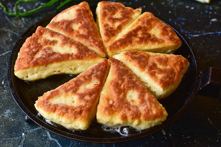 Cheese triangles in a pan - an incomparable snack