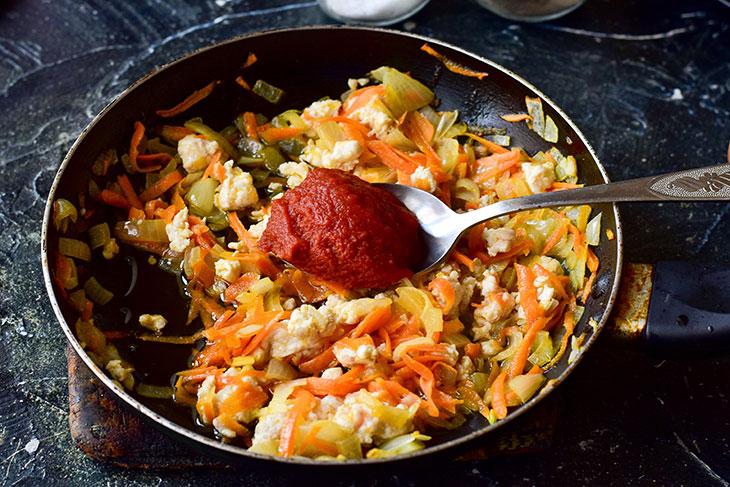 Stewed potatoes with minced meat - a tender and tasty snack without much effort