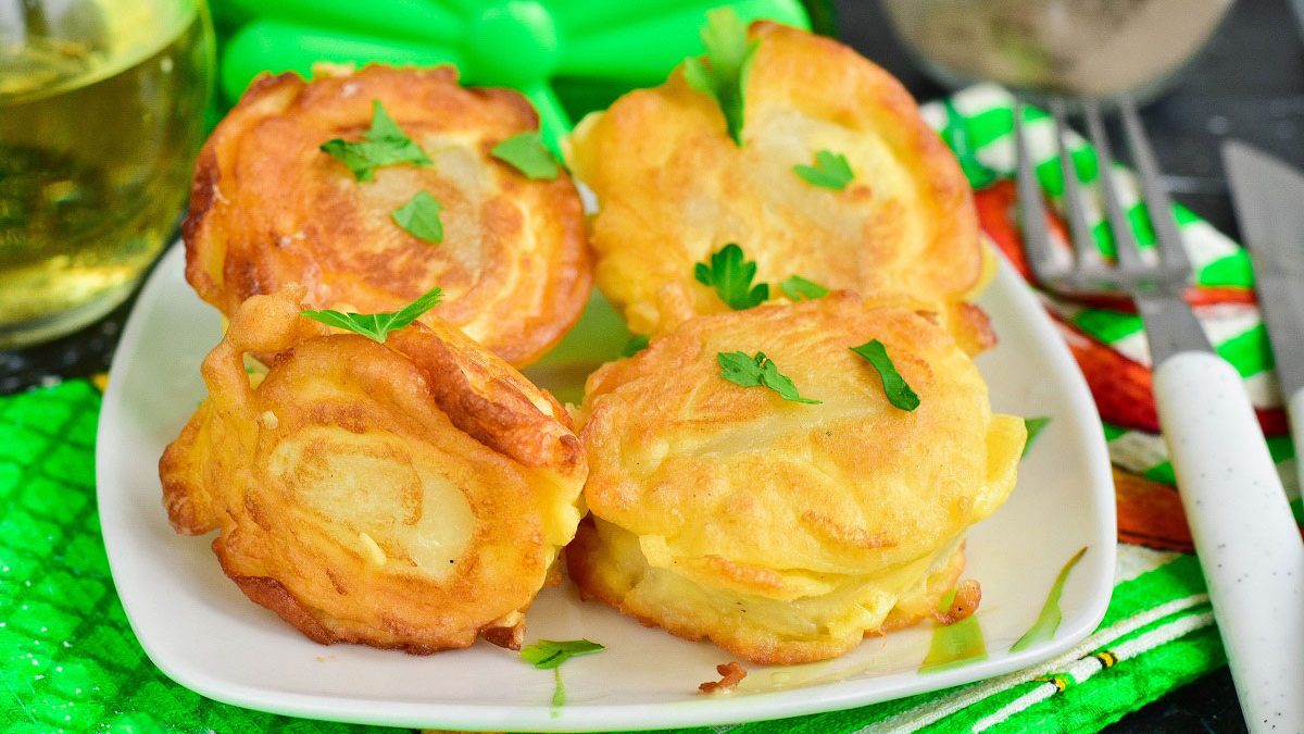 Potatoes in sour cream batter – an interesting snack from available ingredients