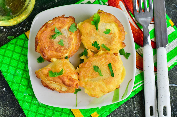 Potatoes in sour cream batter - an interesting snack from available ingredients