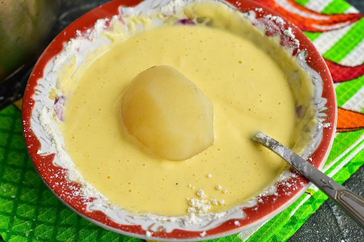 Potatoes in sour cream batter - an interesting snack from available ingredients