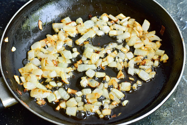 Pies "Peasant" with potatoes and onions - delicious, fluffy and soft