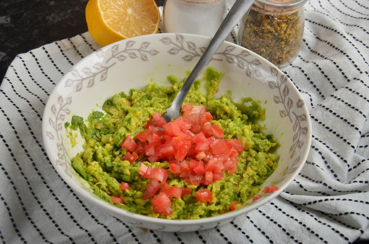 Guacamole with cheese chips - a great snack for a good company