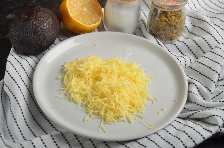 Guacamole with cheese chips - a great snack for a good company