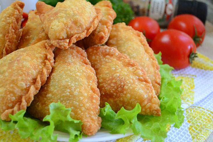 Indian fried pies "Samosas" - ruddy and appetizing