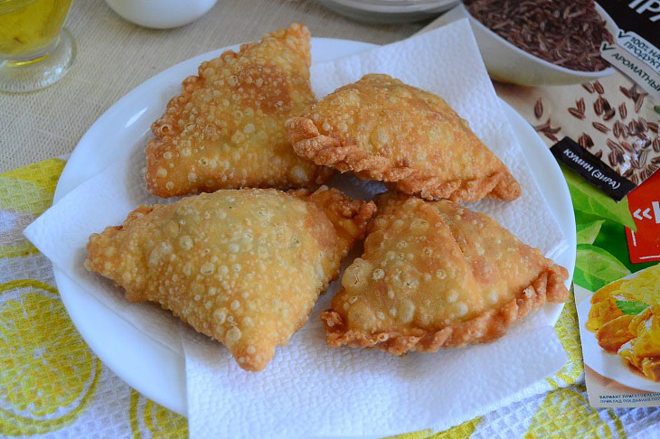 Indian fried pies "Samosas" - ruddy and appetizing