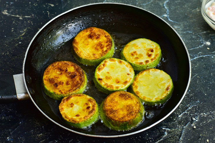 Festive zucchini canapes with cheese filling - an amazing appetizer