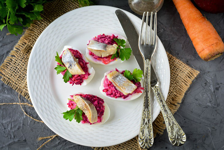 Lazy herring under a fur coat - an affordable recipe for a delicious snack