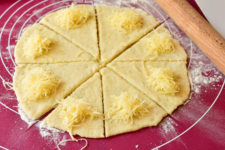 Potato rolls with viscous filling - a great appetizer