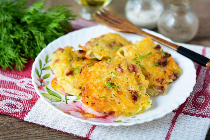 Draniki with sausage - a crispy and fragrant snack