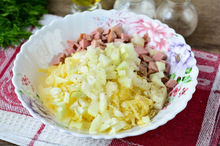 Draniki with sausage - a crispy and fragrant snack