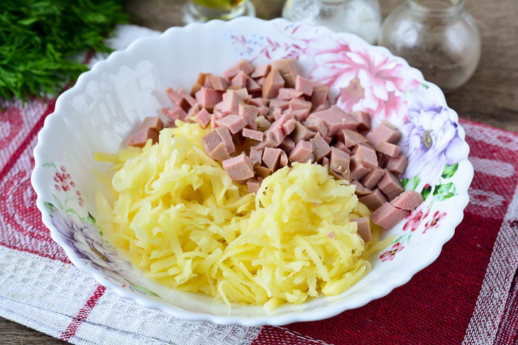 Draniki with sausage - a crispy and fragrant snack