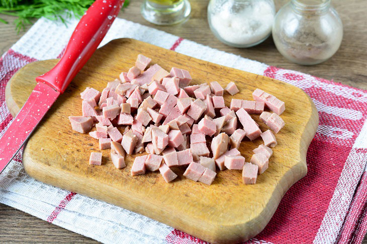 Draniki with sausage - a crispy and fragrant snack