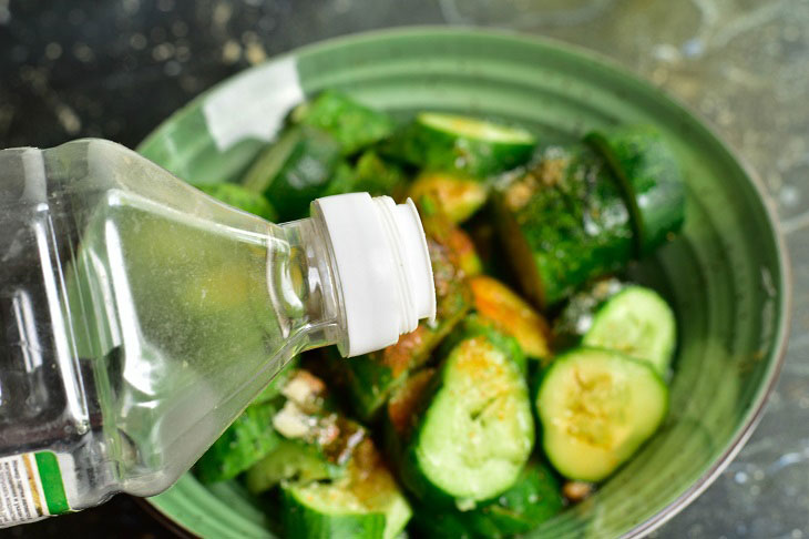 Broken cucumbers in Chinese style - an unusual and spicy snack