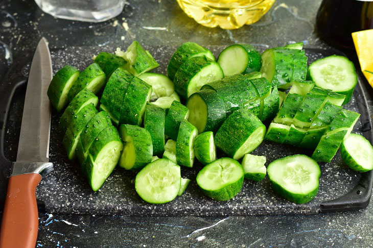 Broken cucumbers in Chinese style - an unusual and spicy snack