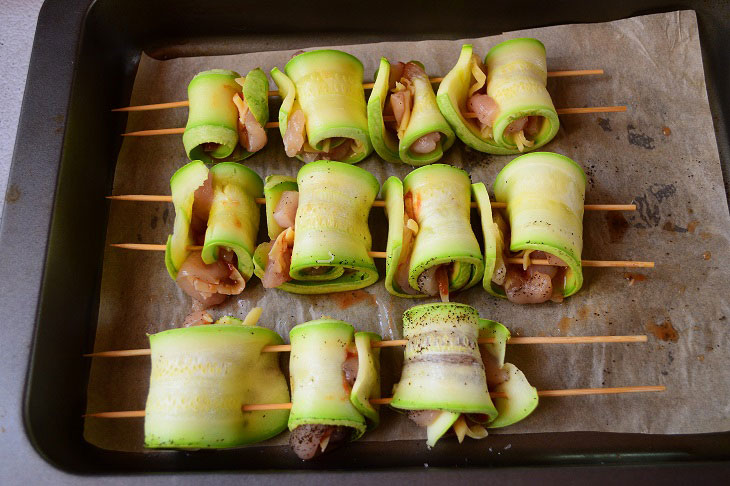 Zucchini rolls in the oven - quick, easy and tasty