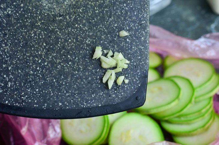 Pickled zucchini in a bag - a healthy and low-calorie recipe