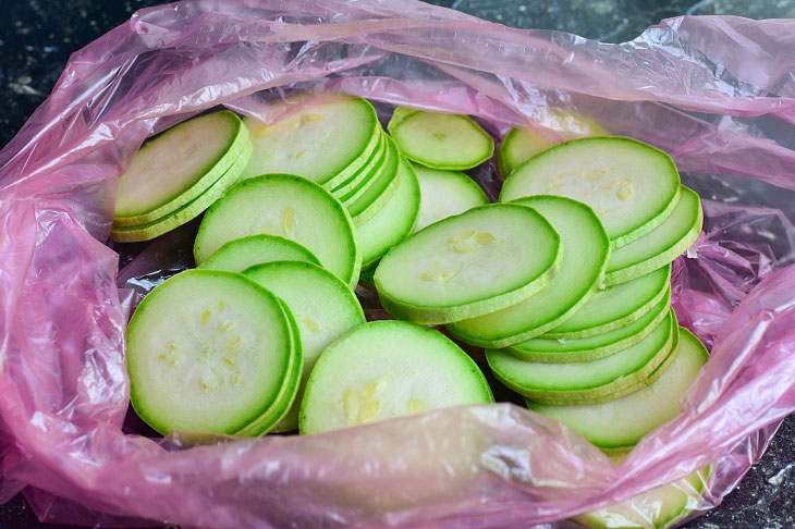 Pickled zucchini in a bag - a healthy and low-calorie recipe
