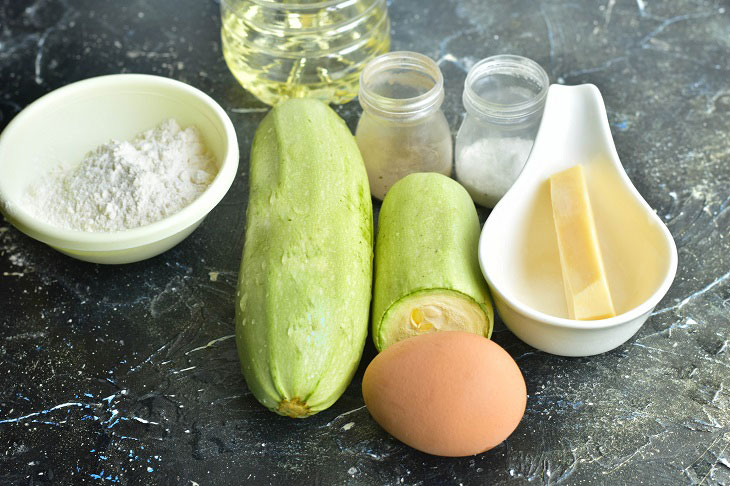 Fake zucchini pasties with cheese - an interesting and tasty snack