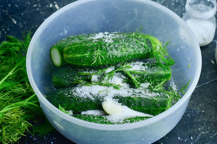 Lightly salted cucumbers in 2 hours - tasty and moderately salty