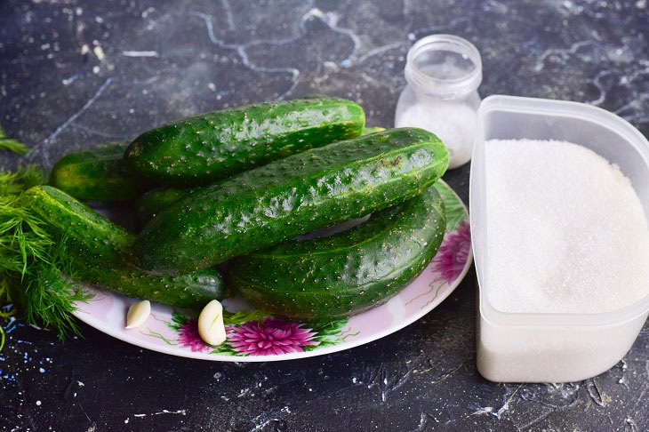 Lightly salted cucumbers in 2 hours - tasty and moderately salty