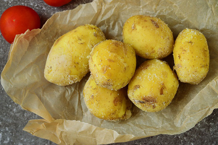 Canarian potatoes - a delicious and interesting snack