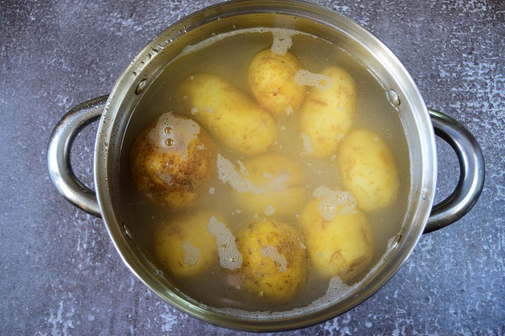 Canarian potatoes - a delicious and interesting snack