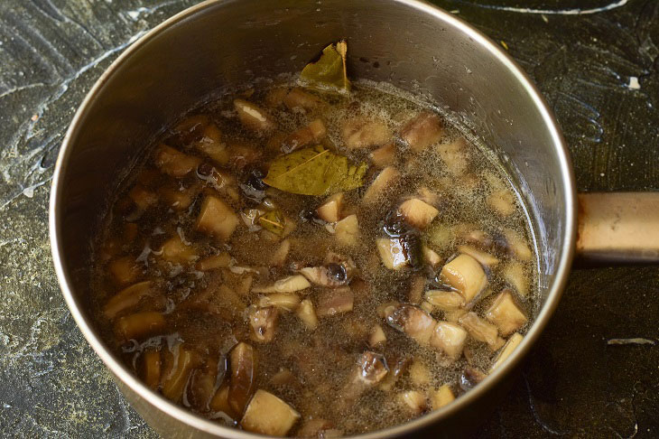 Mushrooms in Venezuelan - festive and tasty