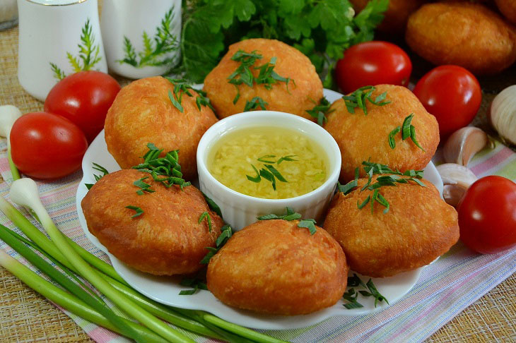 Garlic donuts - airy, crispy and fragrant