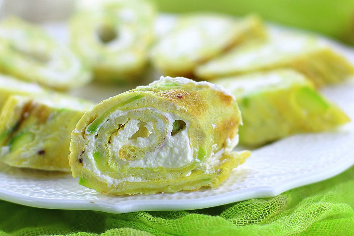 Egg roll with zucchini - an interesting snack from affordable products