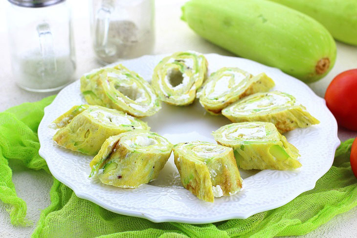 Egg roll with zucchini - an interesting snack from affordable products