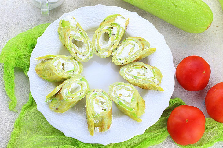 Egg roll with zucchini - an interesting snack from affordable products