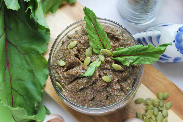 Beet tops pate - a delicious and original snack