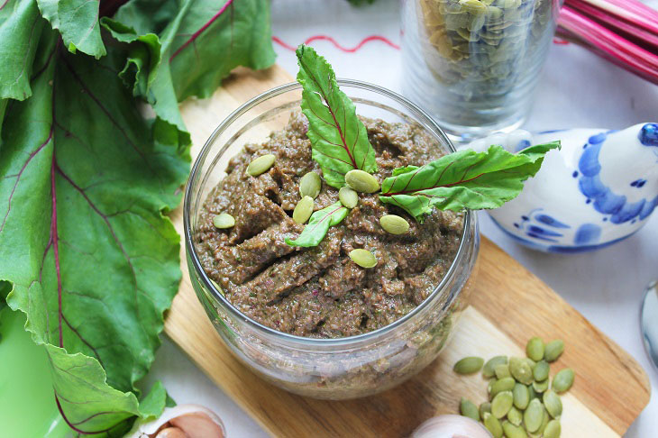 Beet tops pate - a delicious and original snack