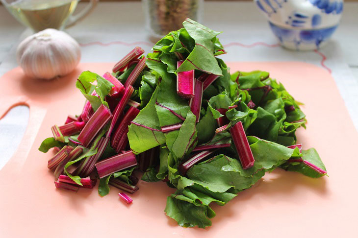 Beet tops pate - a delicious and original snack