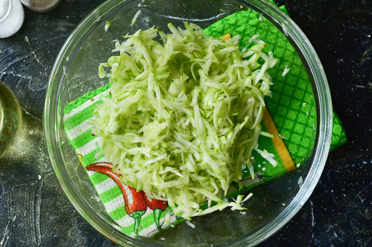 Juicy zucchini meatballs - a quick and tasty snack