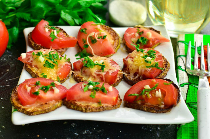 Fried zucchini with tomatoes and cheese - a delicious and quick snack