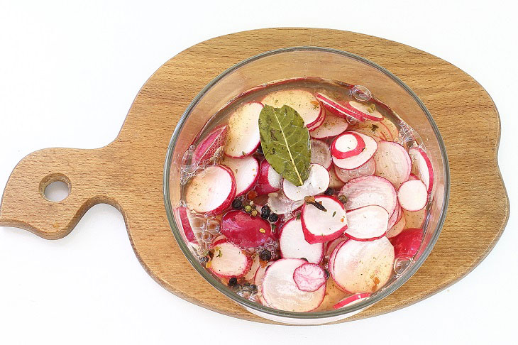 Pickled instant radish - a delicious recipe for pickle lovers