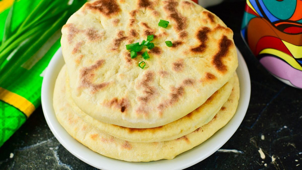 Flatbreads with cottage cheese and green onions – a delicious snack from affordable products