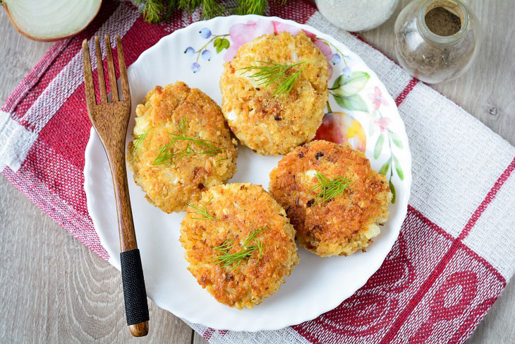 Unusual meat-flavored oatmeal cutlets - budget and nutritious